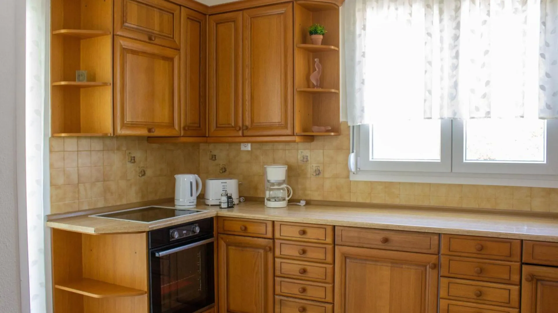 Emily'S Home Salonic